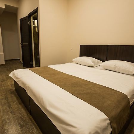 5 Rooms Mini-Hotel & Tours Erevan Esterno foto