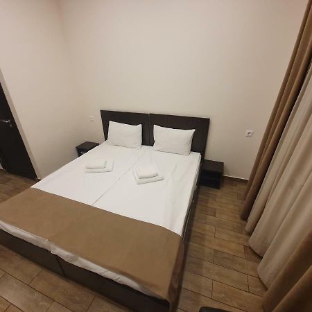 5 Rooms Mini-Hotel & Tours Erevan Esterno foto
