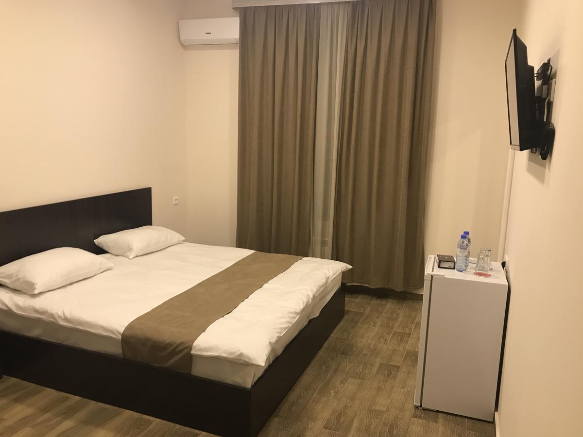 5 Rooms Mini-Hotel & Tours Erevan Esterno foto