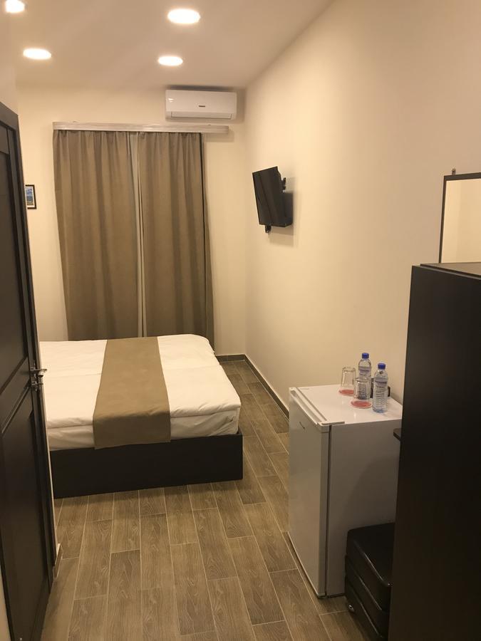 5 Rooms Mini-Hotel & Tours Erevan Esterno foto