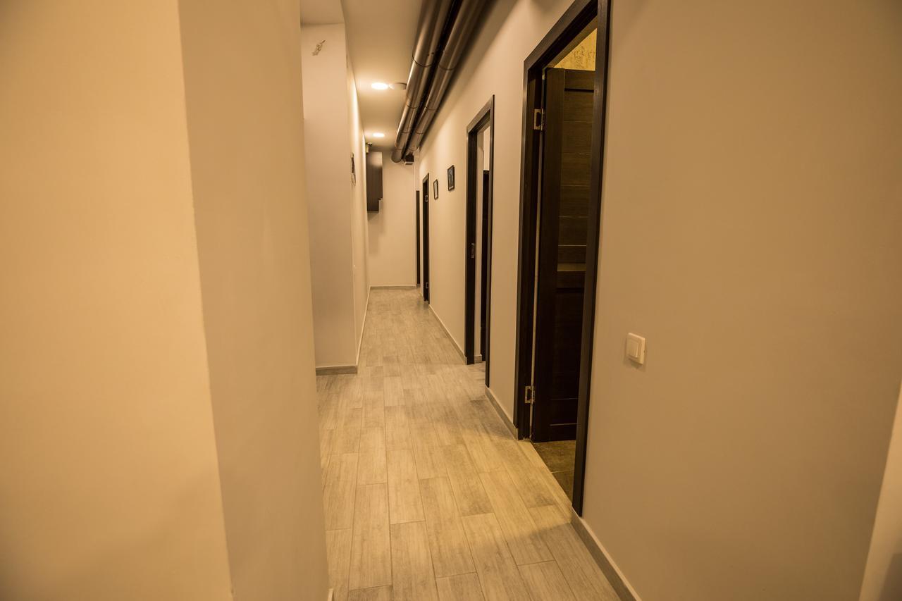 5 Rooms Mini-Hotel & Tours Erevan Esterno foto